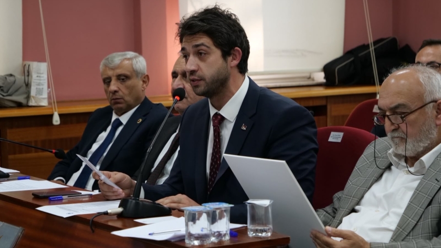 AK Partili Akyel’den Odunpazarı bütçesine sert eleştiri: “Daha fazla para, daha fazla personel, daha az hizmet”